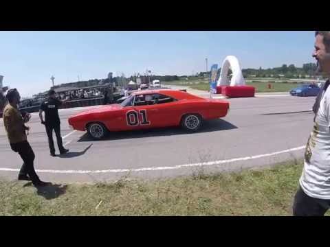 2016 – Drag – 1969 Dodge Charger vs Oldsmobile 442