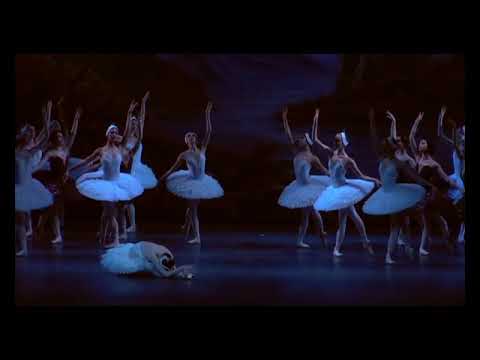 Swan Lake - (Act IV) Teatro Arcimboldi, Milan from 4 to 13 June 2021  (Gaia Bertolin)