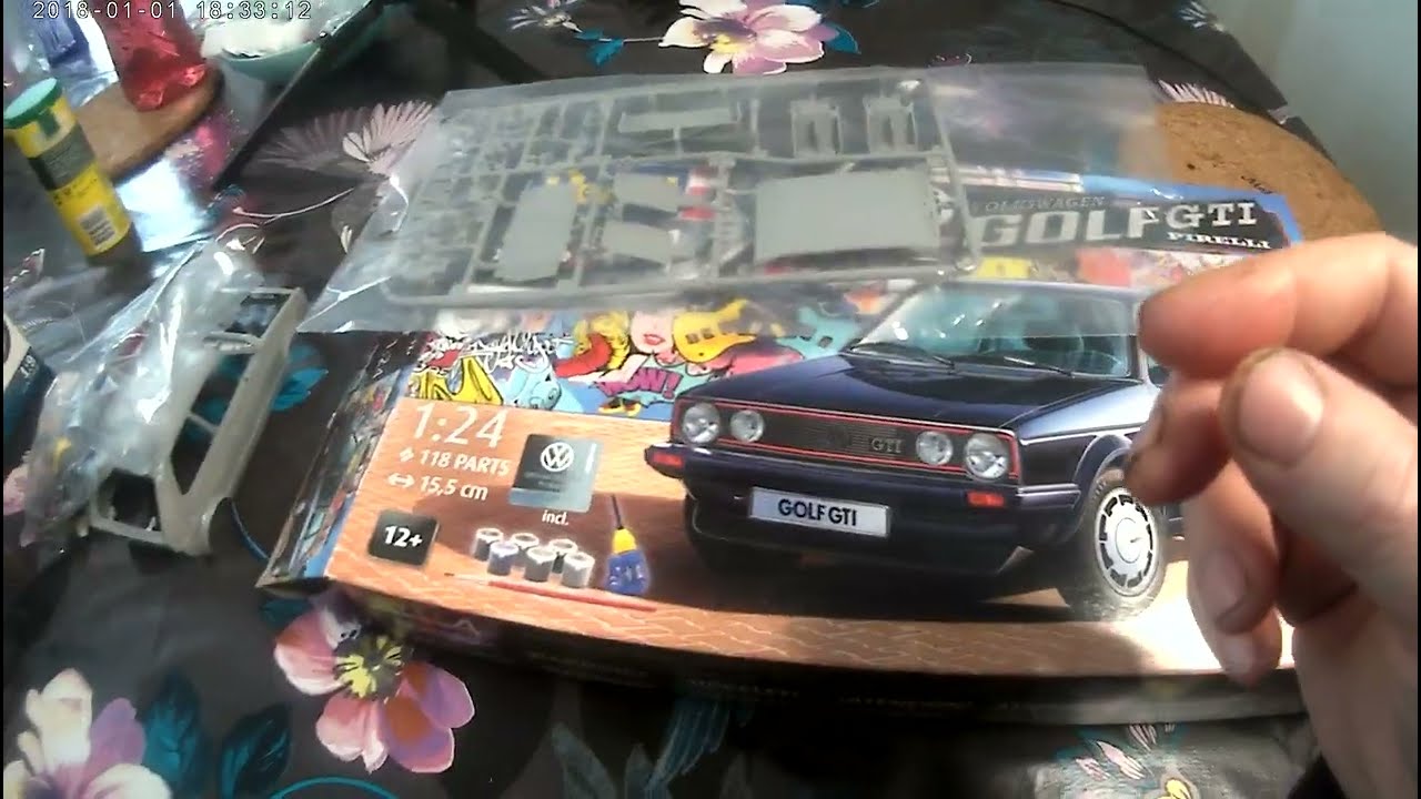 REVELL 35 YEARS OF GOLF GTI PIRELLI