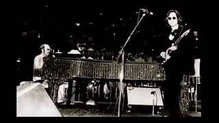 John Lennon &amp; Elton John - Whatever Gets You Thru The Night (Live MSG 1974)