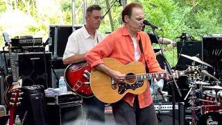 John Hiatt ~ Crossing Muddy Waters ~ Music in the Mn Zoo ~ 7-6-10