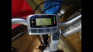 Giant twist power display: Snelheid wisselt, OL error melding, knipperende LEDs.