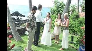 preview picture of video 'Quyen & Mike's Wedding in Hawaii, Jan. 2012'