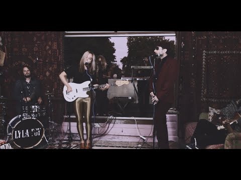 Far Behind You (Live Session) - Lyla Foy with Jonathan Donahue from Mercury Rev