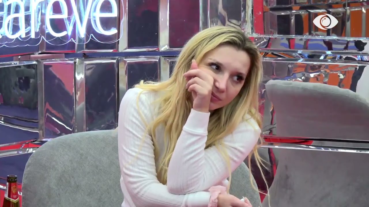 “Ne e tërheqim vëmendjen edhe me batuta, edhe me konflikt”/ Miri dhe Lorna vijojnë diskutimin ne living