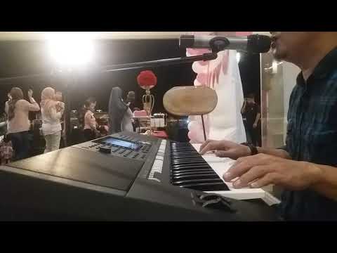 Elite - Kado Ulang Tahun ( Cover ) Live Lagu yang spesial buat yang lagi ultah