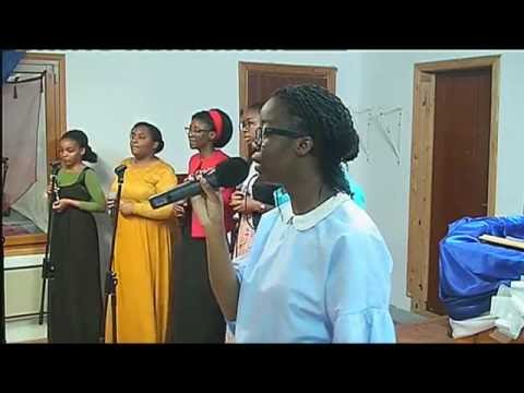 L'amour est incomparable - Sr Lydie et le groupe de chants de Sion Tabernacle