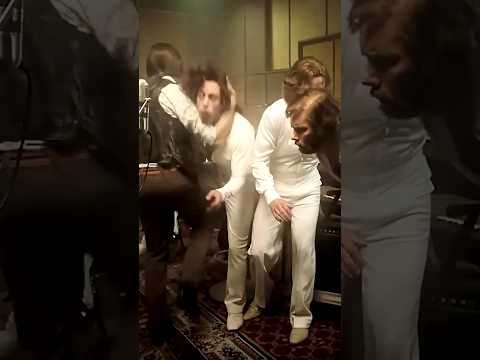 BEE GEES – Stayin’ Alive 🤣🤣🤣 [Live recording in studio] 4K SHORT EDIT