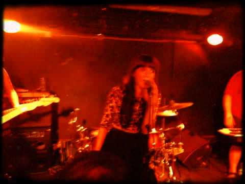 The Flatmates - So In Love With You (Live at The Miller, London 24/08/2013)