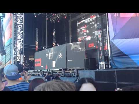 Afrojack drops Miley Cyrus' - Wrecking Ball (Afrojack Remix) @ Stereosonic 2013