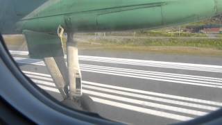 preview picture of video 'Wideroe Dash 8-200 LN-WSA departing Honningsvag bound for Hammerfest'