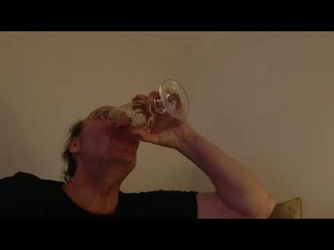 MongoTV_10749 - Del 4 - POPPER POPCORN TORSDAG MIDNAT OG SNAKKER OG PAKKER TING NED I KØKKEN