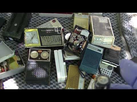 Analyzing 20 Transistor Radios Vintage AM Pocket Radio