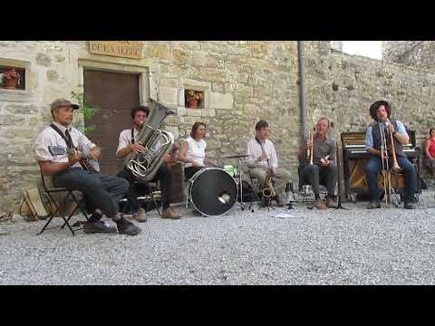 Old Fish Jazz band - New call of the freaks