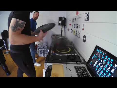 Techno Vinyl Dj Set