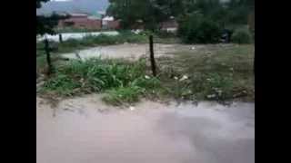 preview picture of video 'chuva causa devastação em  Campos Belos Goiás dia 14/02/2014'