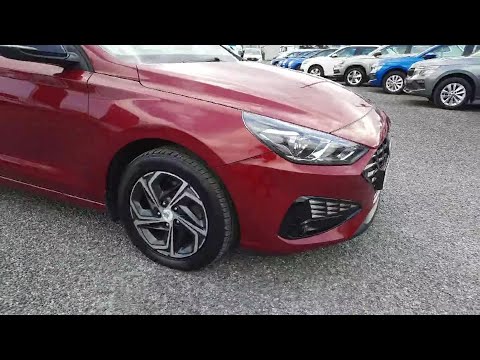 Hyundai i30 Diesel Deluxe - Image 2