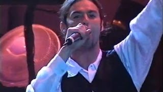 Wet Wet Wet - Love Is All Around - Top Of The Pops (5th & 7th week at No. 1, from Wembley)