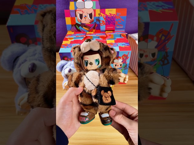 Kolekcjonerska zabawka POP TOP Rebel Bear z serii "Find A Bag" &ndash; COOL BOY