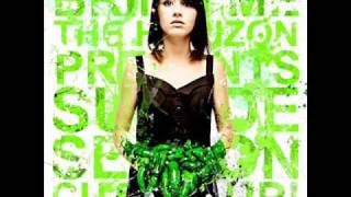 Bring Me The Horizon - Football Season Is Over (Utah Saint).