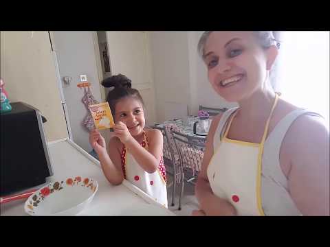 KIZIMLA MUZLU YAŞ PASTA YAPTIK , ÇOCUKLARIN KÜVET KEYFİ