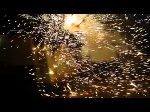 Batteria alla Sanseverese curata dalla ditta Pirotecnica Padre Pio da S Severo Pastorano 24 10 2015