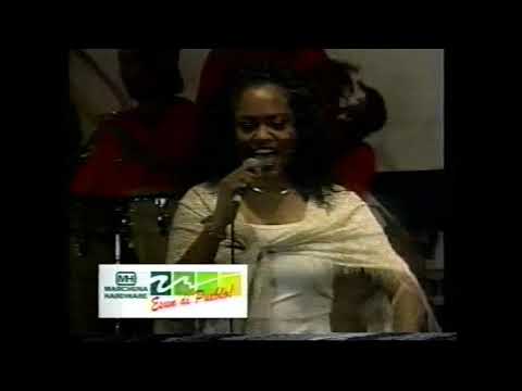 Reina di Tumba 2000 - Izaline Calister.