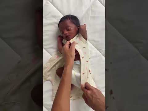 How to dress your preemie baby?