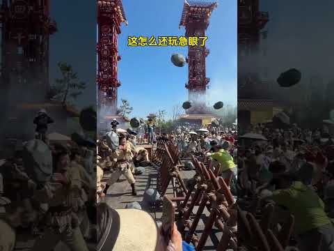 遊客與景區工作人員表演現代攻城 #中國 #旅遊景點