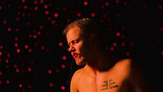 El boxeador  Enrique Bunbury feat Draco Rosa