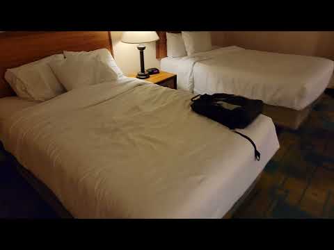 Tour of Room 314: Two Queen Beds Room La Quinta Inn & Suites by Wyndham El Paso, TX East