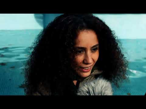 Elif Çağlar Muslu / Evden Uzakta, 2013