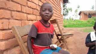 preview picture of video 'My life with a poor african family in Malawi'