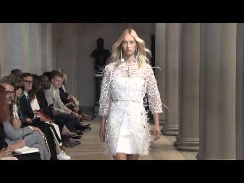 Spring 2016 Fashion Show | Carolina Herrera New York