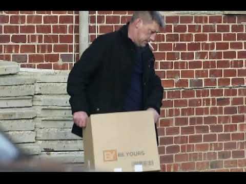 Fitoi 105 milionë paund në lotari, të nesërmen i kthehet punës me furgonin e tij të vjetër