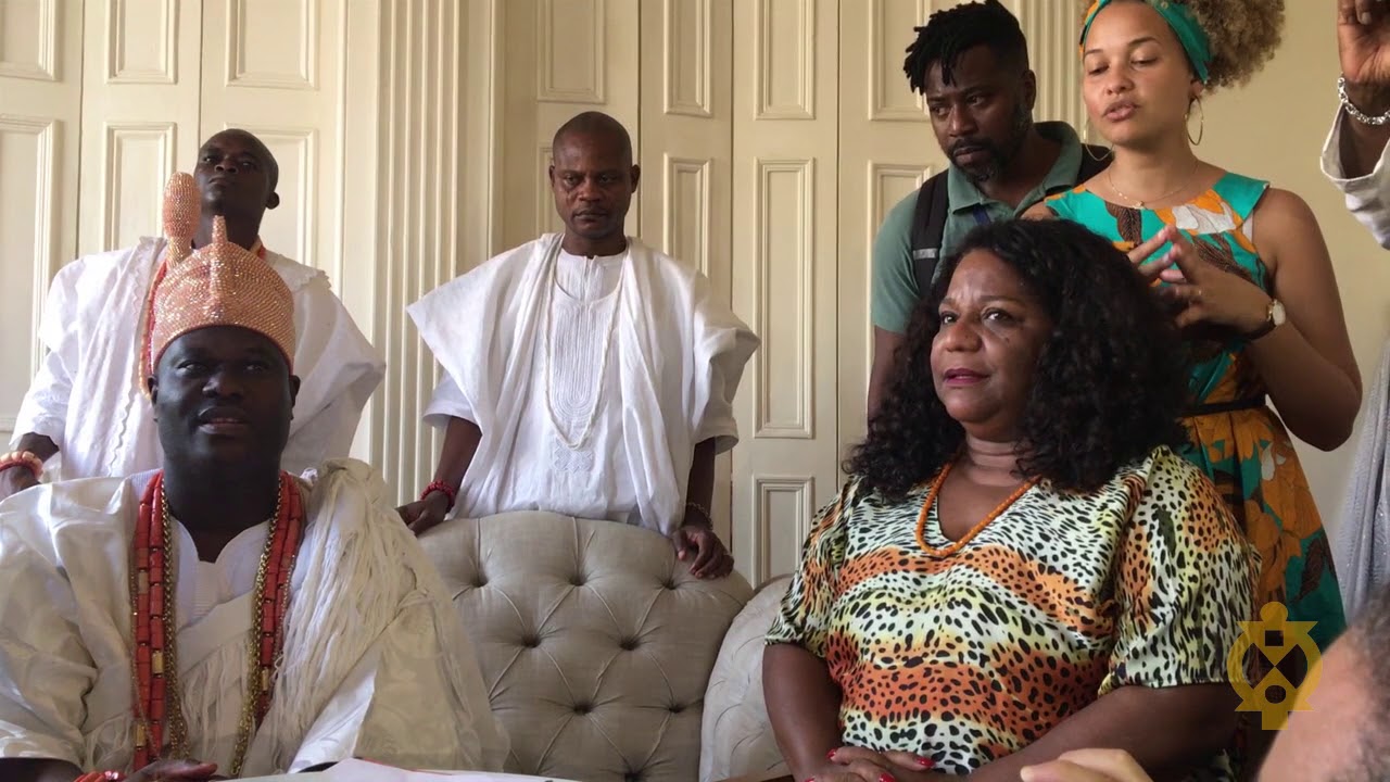 Rei Ooni de Ifé da Nigéria no Centro Cultural José Bonifácio - Rio de Janeiro