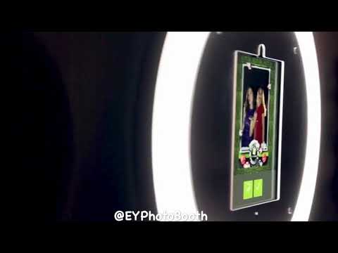 EY PhotoBooth’s new Social Fun Booth