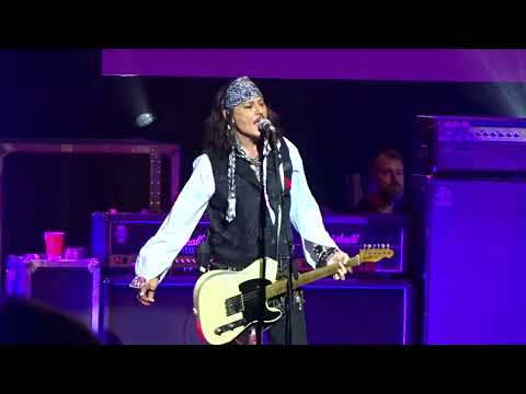 Hollywood Vampires JOE PERRY You Can't Put Your Arms Around A Memory BETHEL NY Live 2023 JOHNNY DEPP