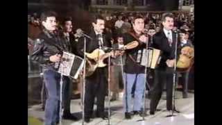 Un Día A La Vez .. "Los Tigres Del Norte" cantando en vivo desde la basílica de Guadalupe