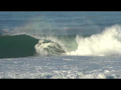 Huge waves at Coxos 