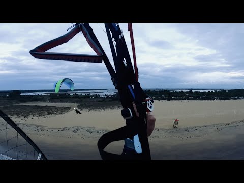 APCO AVIATION Airforce - Teampiloten Flug - 5 Motorschirme um 5 Uhr - Apco F1 und F3 in Italien 2021