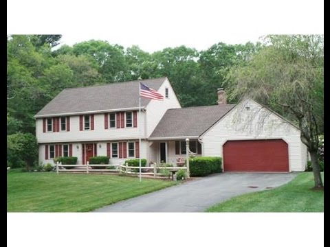 Homes for sale - 391 Oakridge Avenue, North Attleboro, MA 02760