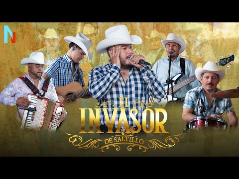 El Invasor de Saltillo - El Rey de Mil Coronas  (En Vivo)