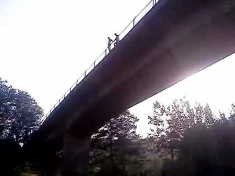 Cele mai tari sarituri de pe pod din lunca mare