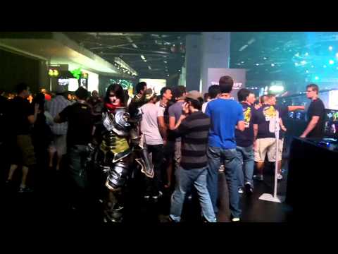 Vox at Blizzcon 2011 - Xora and Selene found a chick in costume