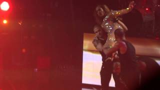 Jennifer Lopez - I'm Into You ft. Lil Wayne (live mohegan sun 10/22/2011)