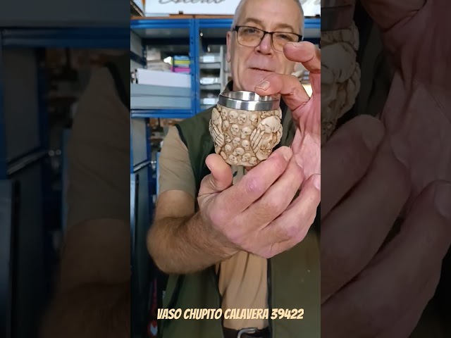 Vídeo relacionado con Kikkerland GL06 Skull - Vasos de chupito (4 Unidades), diseño de Calavera