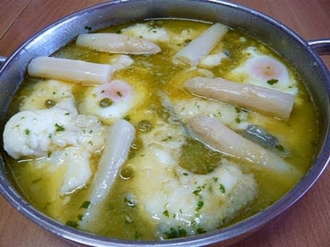 CONGRIO EN SALSA CON HUEVOS ESCALFADOS