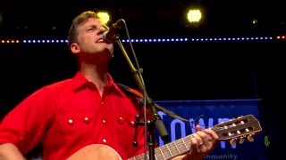 Calexico - Falling From The Sky (eTown webisode #915)