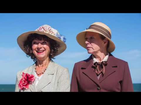 Badehotellet: Fru Fjeldsø spiller sammen med sin mand